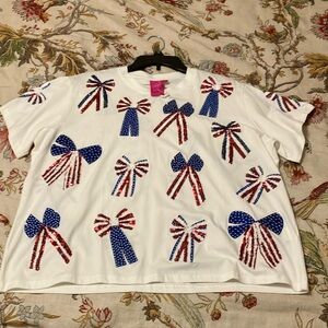 QUEEN OF SPARKLES White and Red Short Sleeve Tee